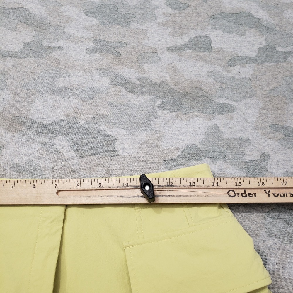 Lululemon Shorts Womens 6 Yellow Relaxed Fit Super High Rise Cargo Pockets - Picture 5 of 10